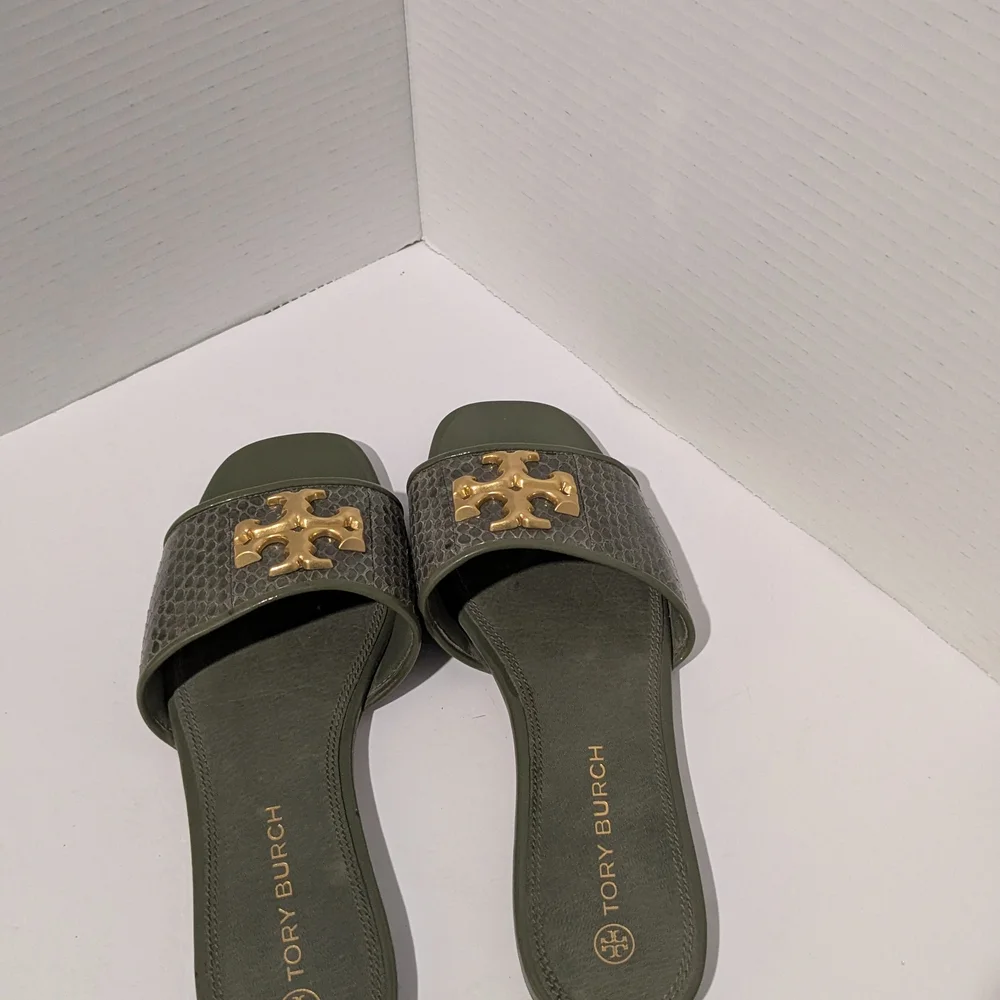 Tory Burch Green Slide Sandals with Gold Logo - Picture 3 of 5